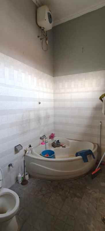 dijual rumah graha taman bunga bsb city