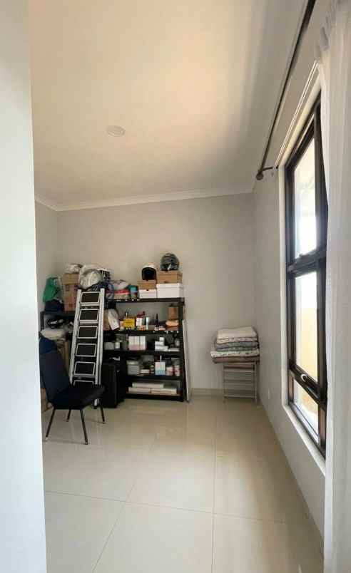 dijual rumah grand wisata