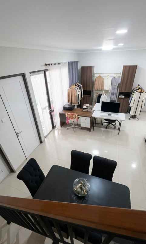 dijual rumah grand wisata