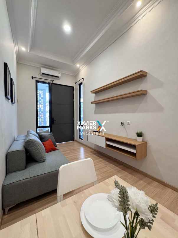 dijual rumah griya asri pakuwon city