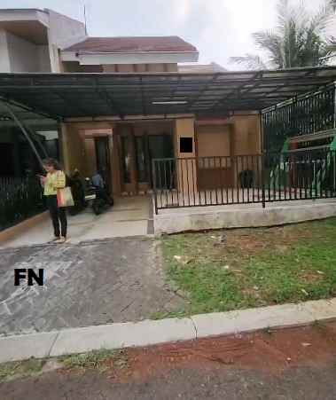 dijual rumah hook di legenda wisata cibubur