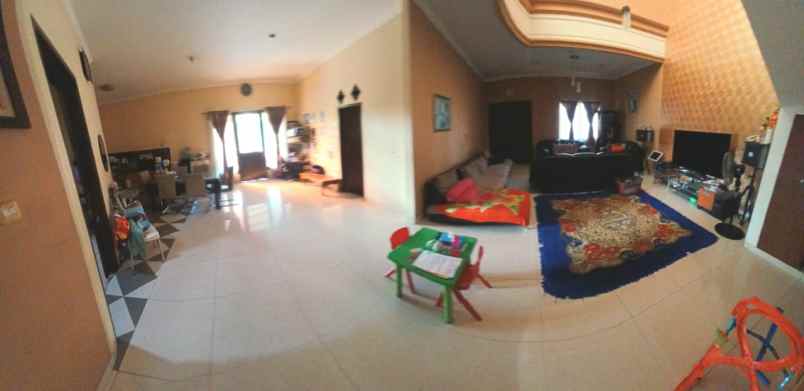 dijual rumah hook di legenda wisata cibubur