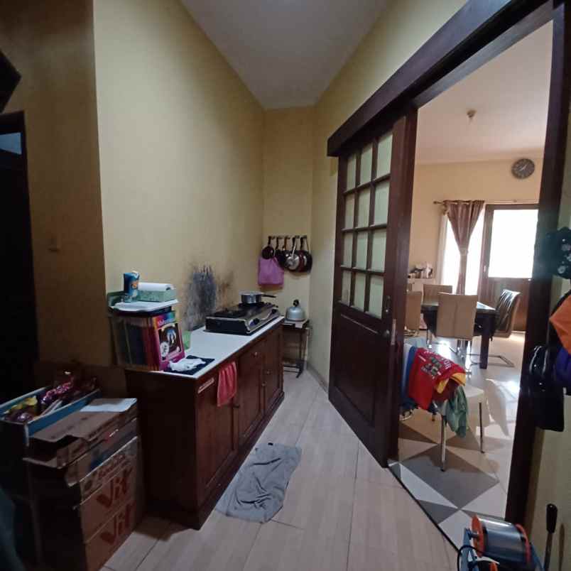 dijual rumah hook di legenda wisata cibubur