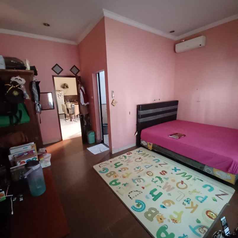 dijual rumah hook di legenda wisata cibubur