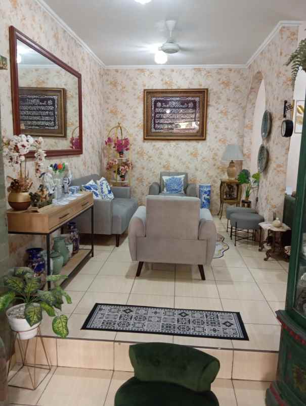 dijual rumah jaka sampurna