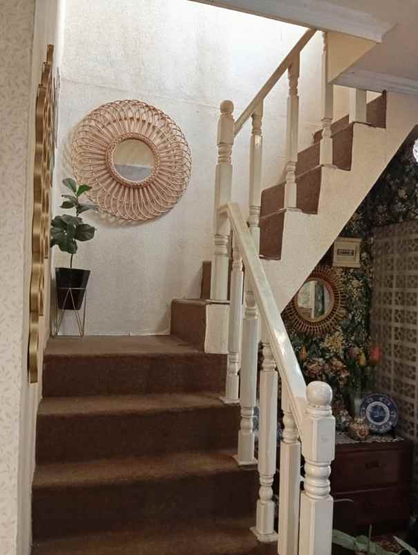 dijual rumah jaka sampurna