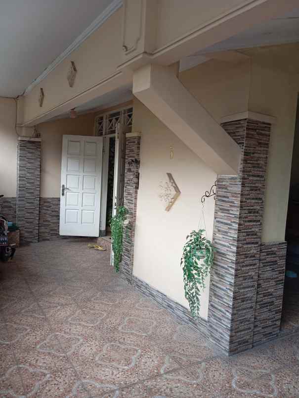 dijual rumah jaka sampurna