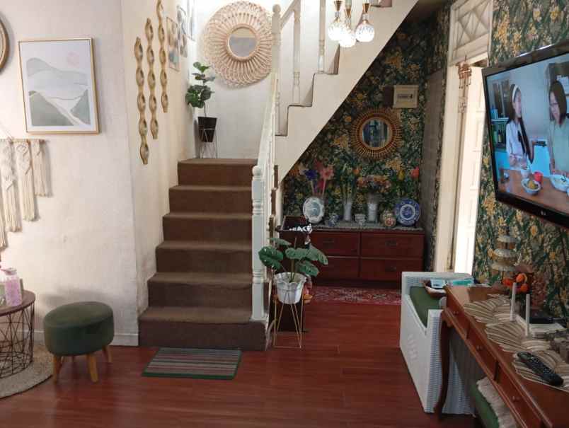 dijual rumah jaka sampurna