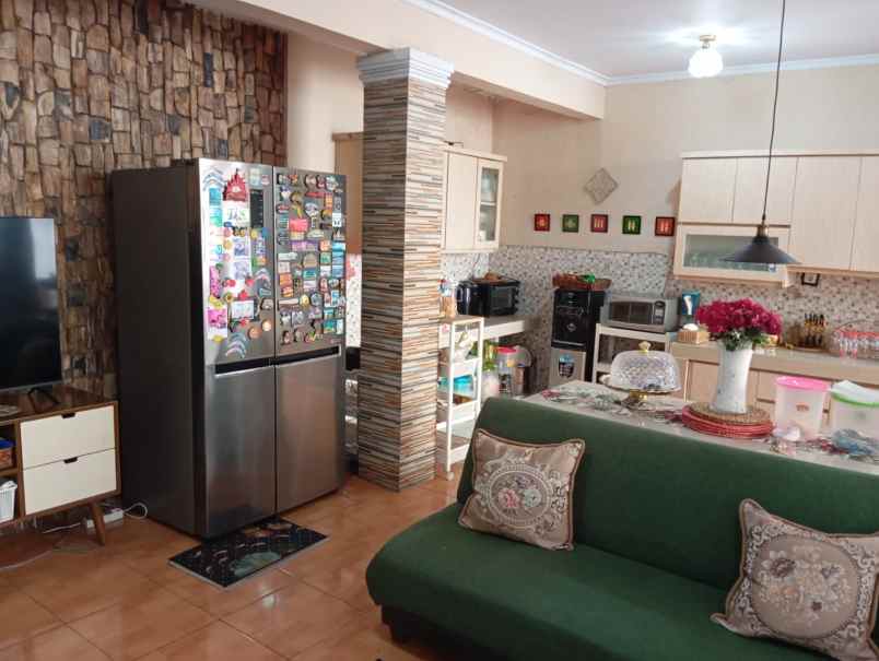 dijual rumah jaka sampurna