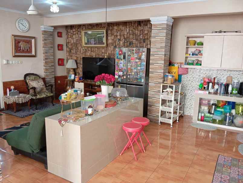 dijual rumah jaka sampurna