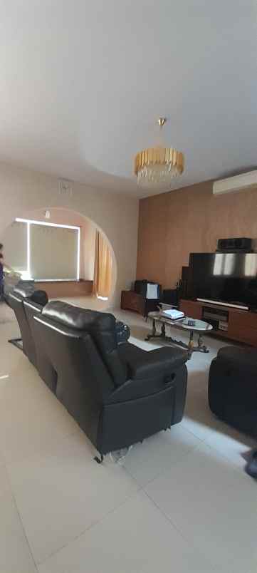 dijual rumah jakarta garden city