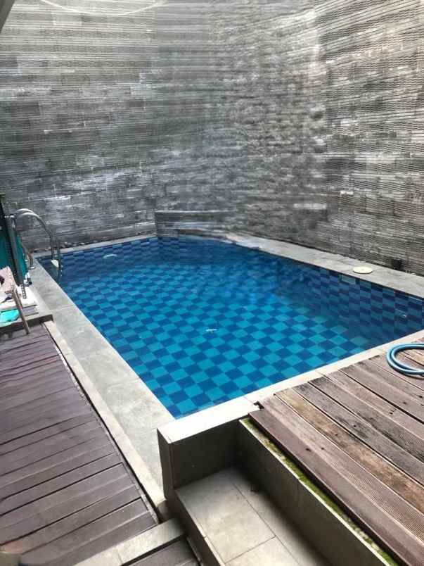 dijual rumah jalan alam galaxy