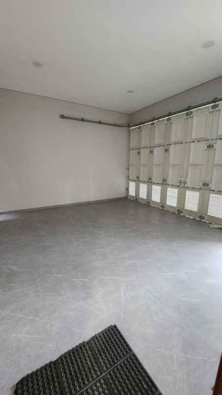 dijual rumah jalan bukit golf internasional