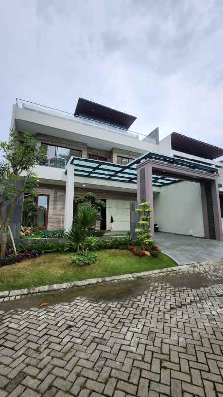 dijual rumah jalan bukit golf internasional