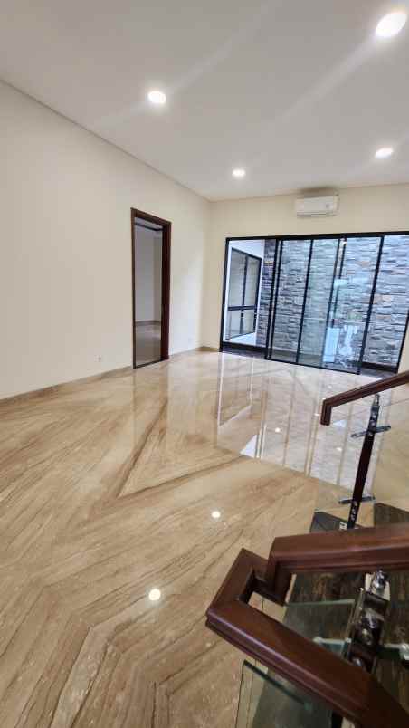 dijual rumah jalan bukit golf internasional