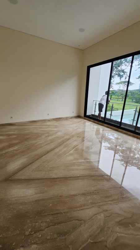 dijual rumah jalan bukit golf internasional