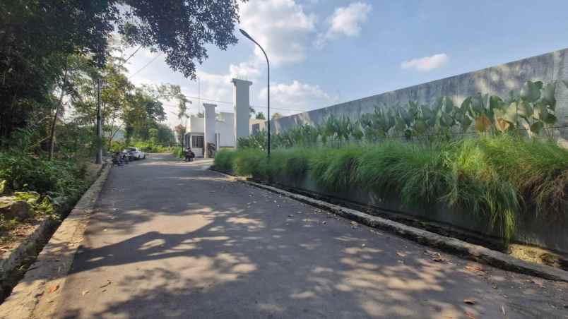 dijual rumah jalan kaliurang km 12