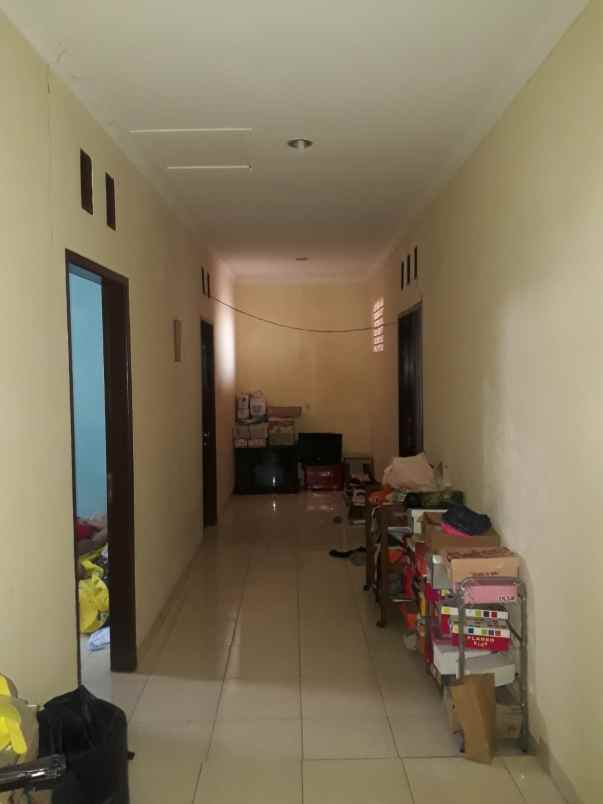 dijual rumah jalan karyawan
