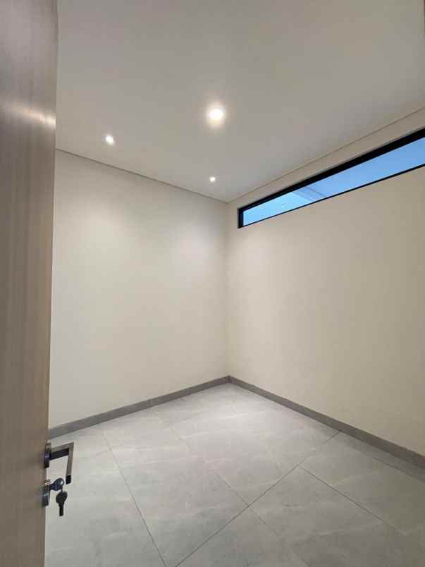 dijual rumah jalan kelapa puyuh