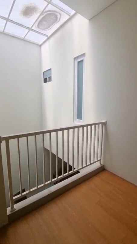 dijual rumah jalan north west central