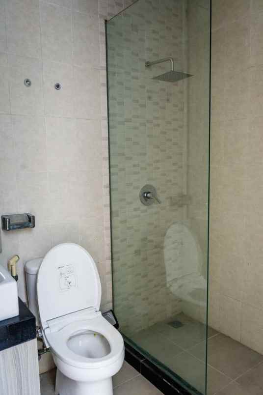 dijual rumah jalan persada teuku umar barat