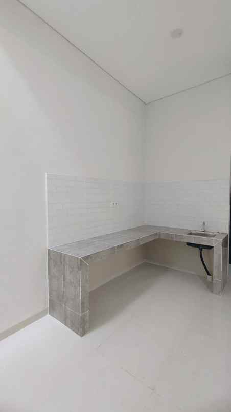 dijual rumah jalan raya aria putra