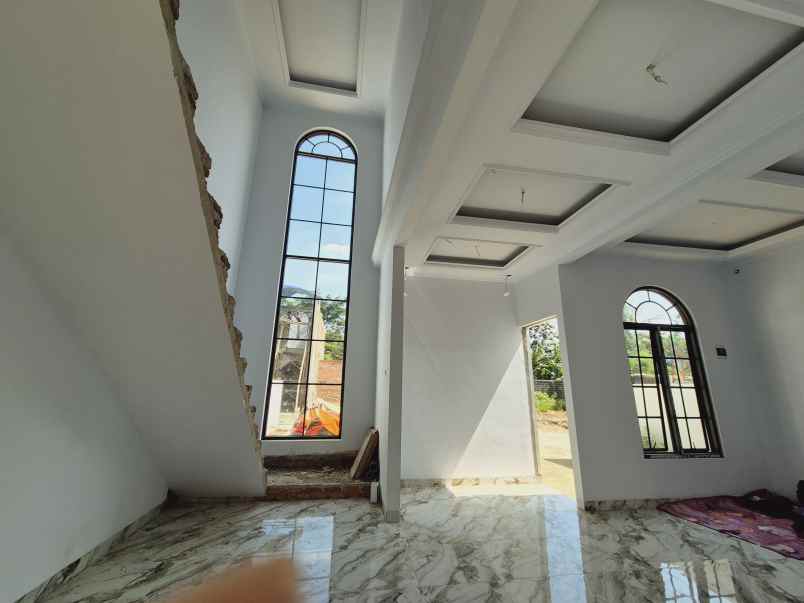 dijual rumah jalan raya cimanggis