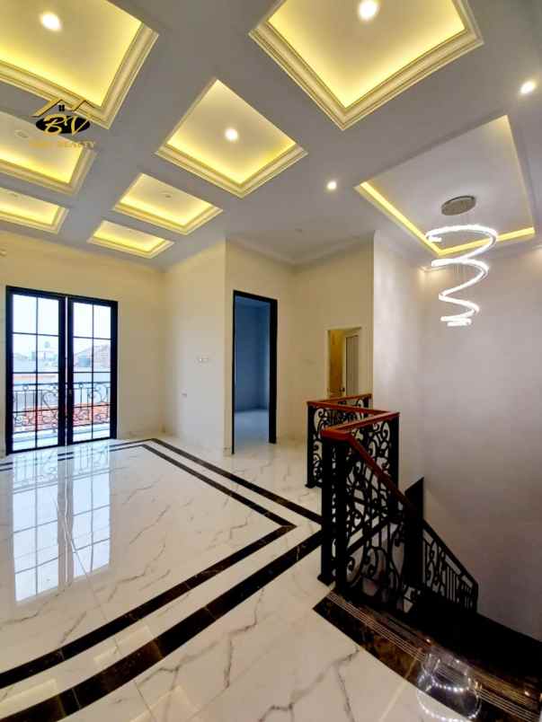 dijual rumah jalan raya jagakarsa