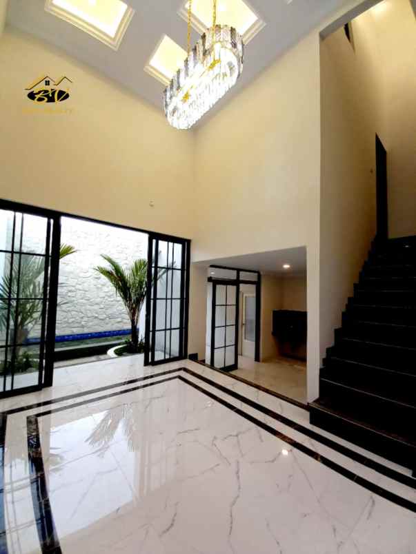 dijual rumah jalan raya jagakarsa