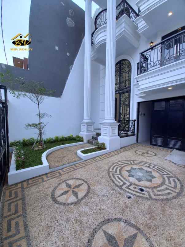 dijual rumah jalan raya jagakarsa