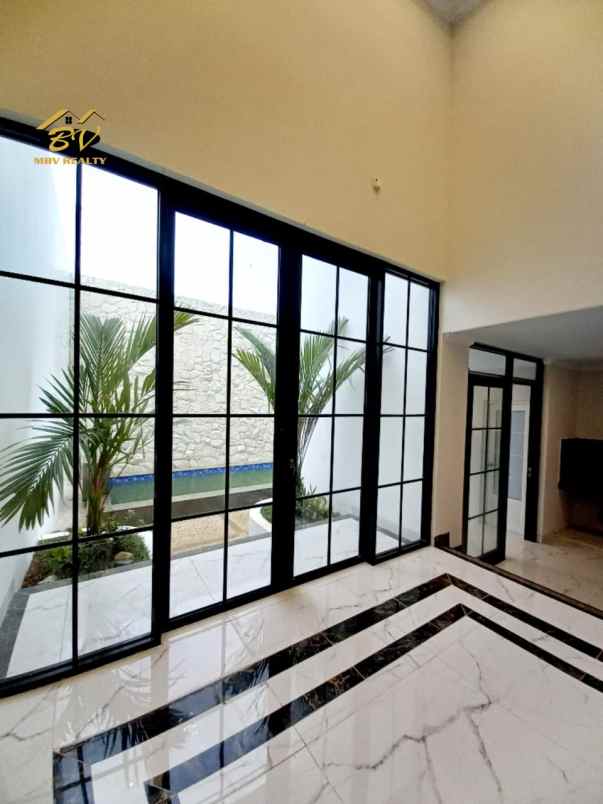 dijual rumah jalan raya jagakarsa