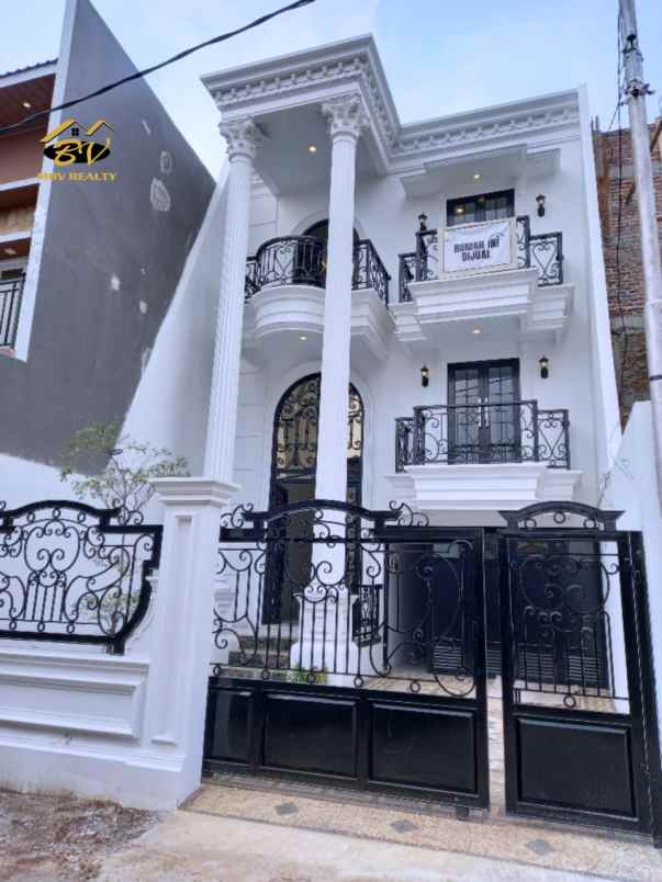 dijual rumah jalan raya jagakarsa