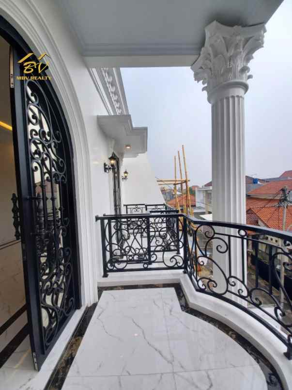 dijual rumah jalan raya jagakarsa