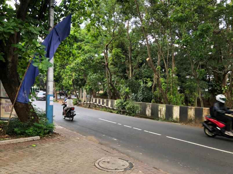 dijual rumah jalan raya jambore