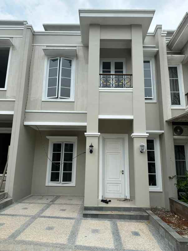 dijual rumah jalan raya jambore