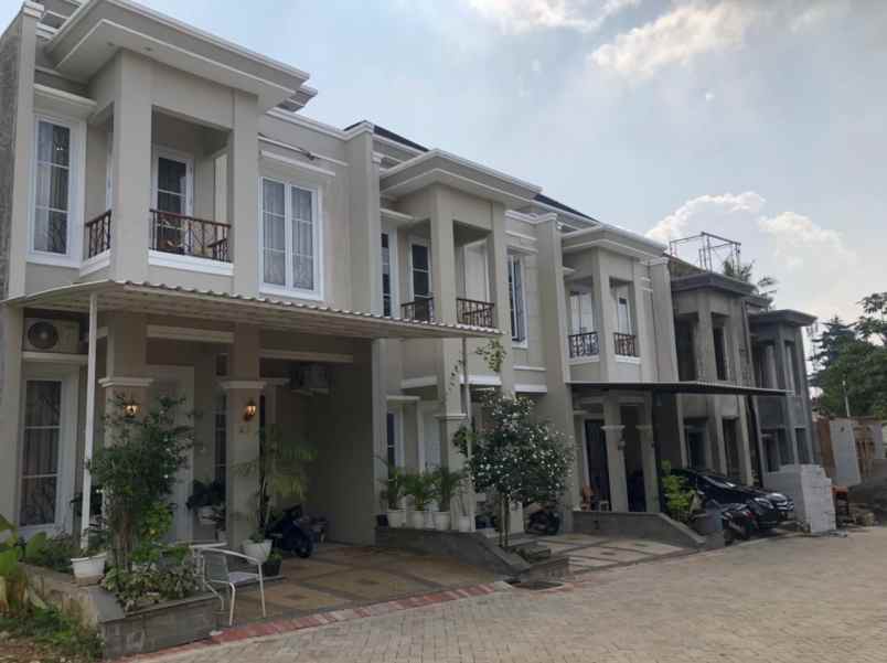 dijual rumah jalan raya jambore