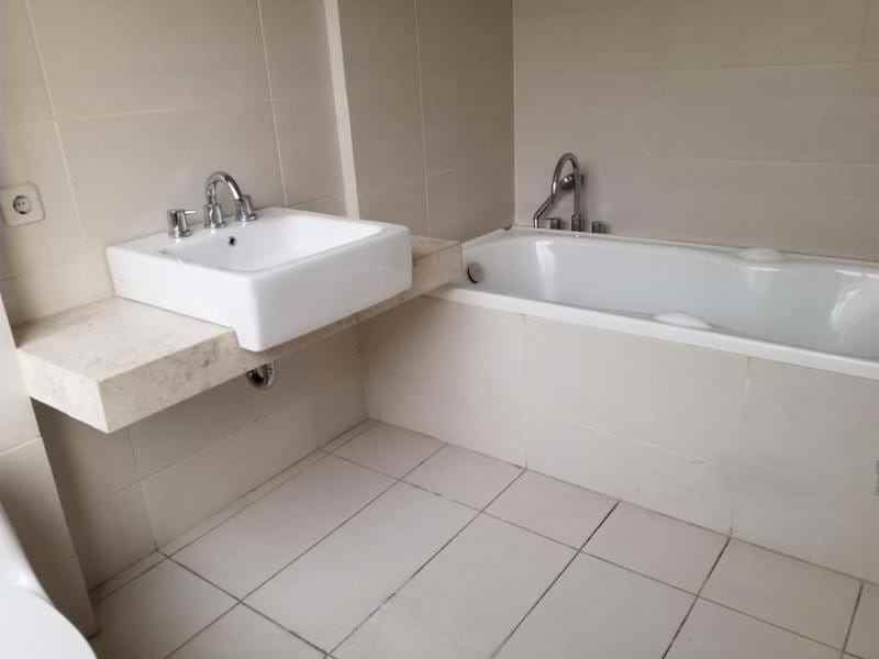 dijual rumah jalan royal park