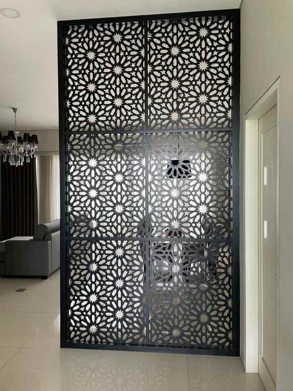 dijual rumah jalan royal residence