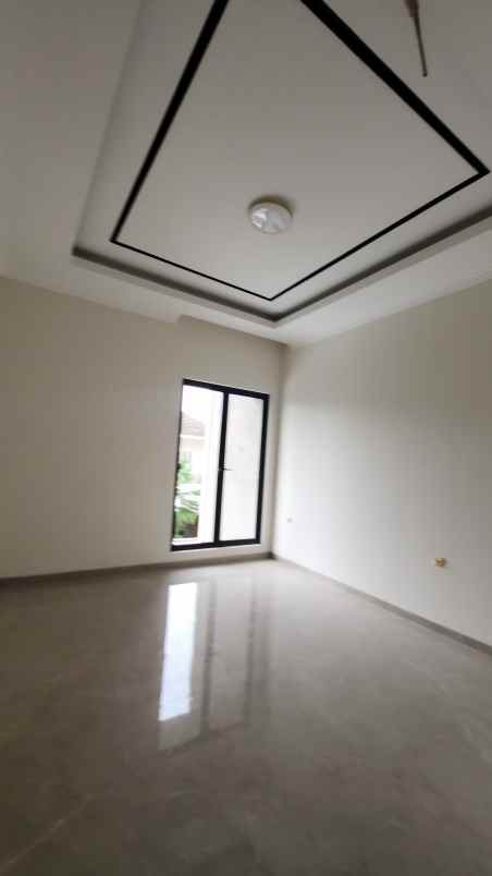 dijual rumah jalan south emerald mansion