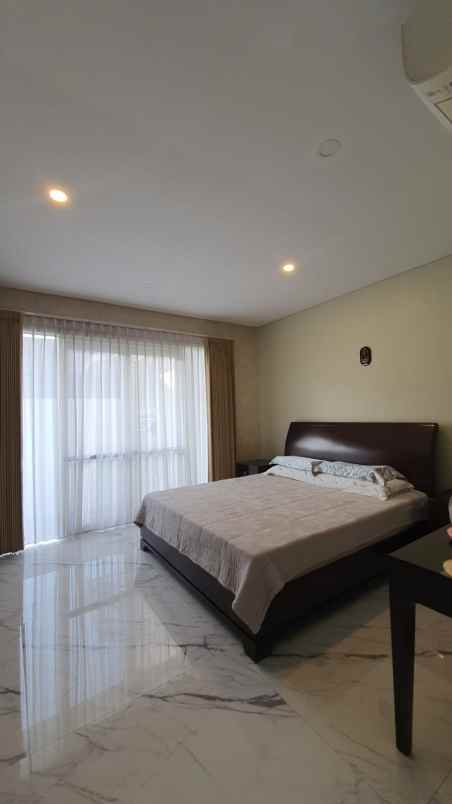 dijual rumah jalan stamford place citraland