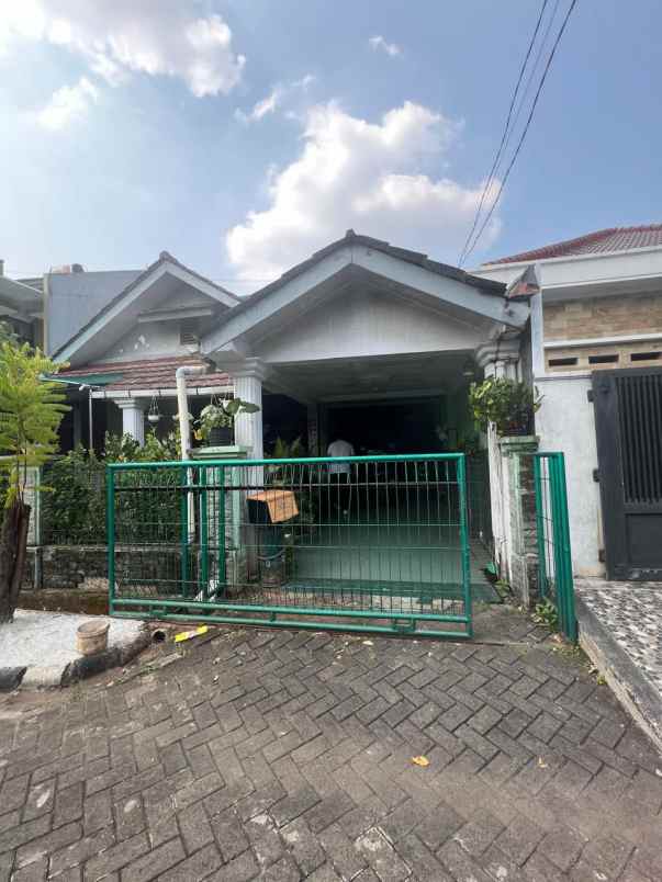 dijual rumah jalan utama b21 kemang