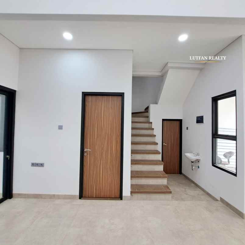 dijual rumah jati padang pasar minggu