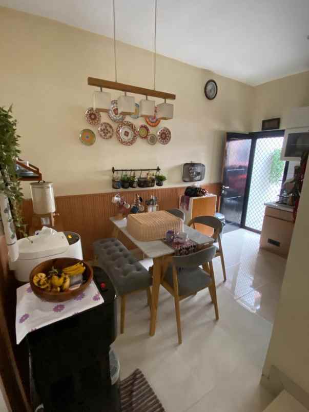 dijual rumah jaticempaka