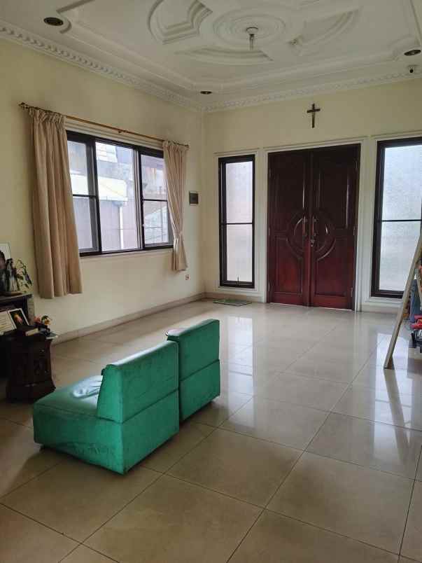 dijual rumah jelambar baru