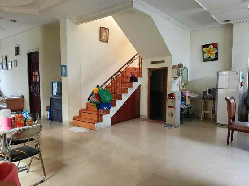 dijual rumah jelambar baru