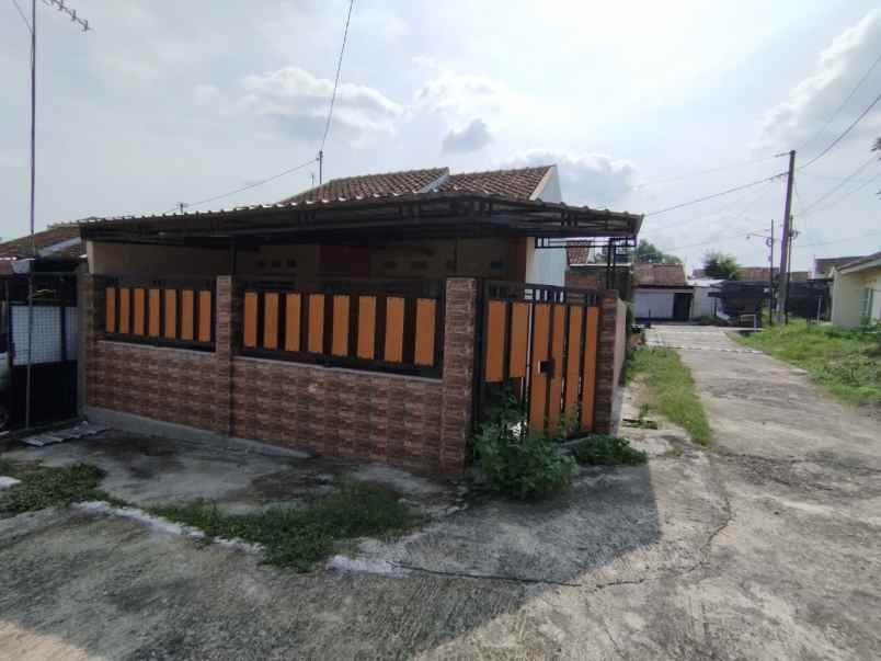 dijual rumah jeruksawit gondangrejo