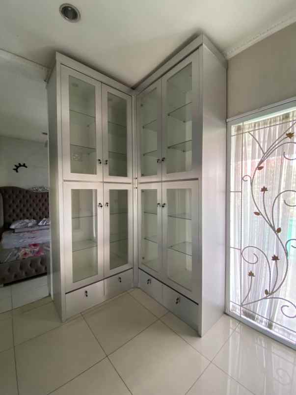 dijual rumah jl bougenville permai