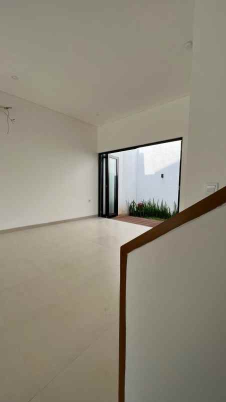 dijual rumah jl buaran raya rawa buntu