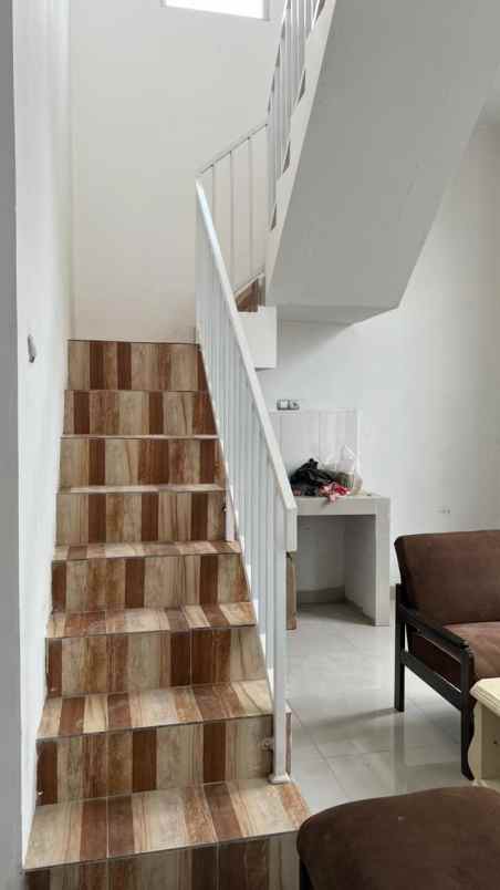 dijual rumah jl cisaranten arcamanik