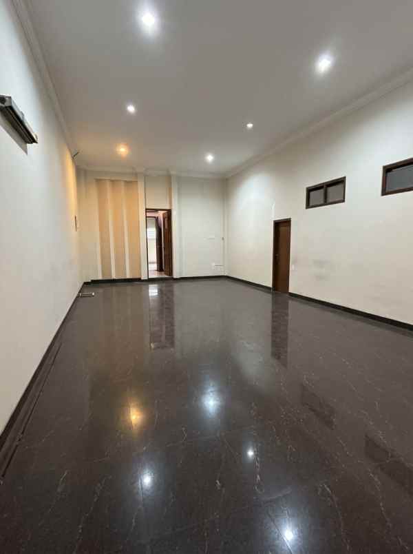 dijual rumah jl dharmawangsa